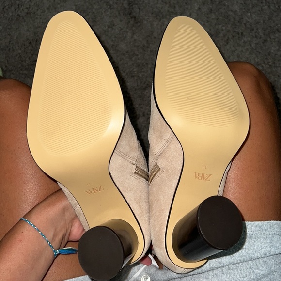 NWT Zara Suede Heeled Ankle Boots - Picture 6 of 7